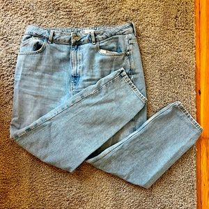 ZARA 90's Mom Ultra High Rise Tapered Jeans in Light Wash Denim Plus Size 14